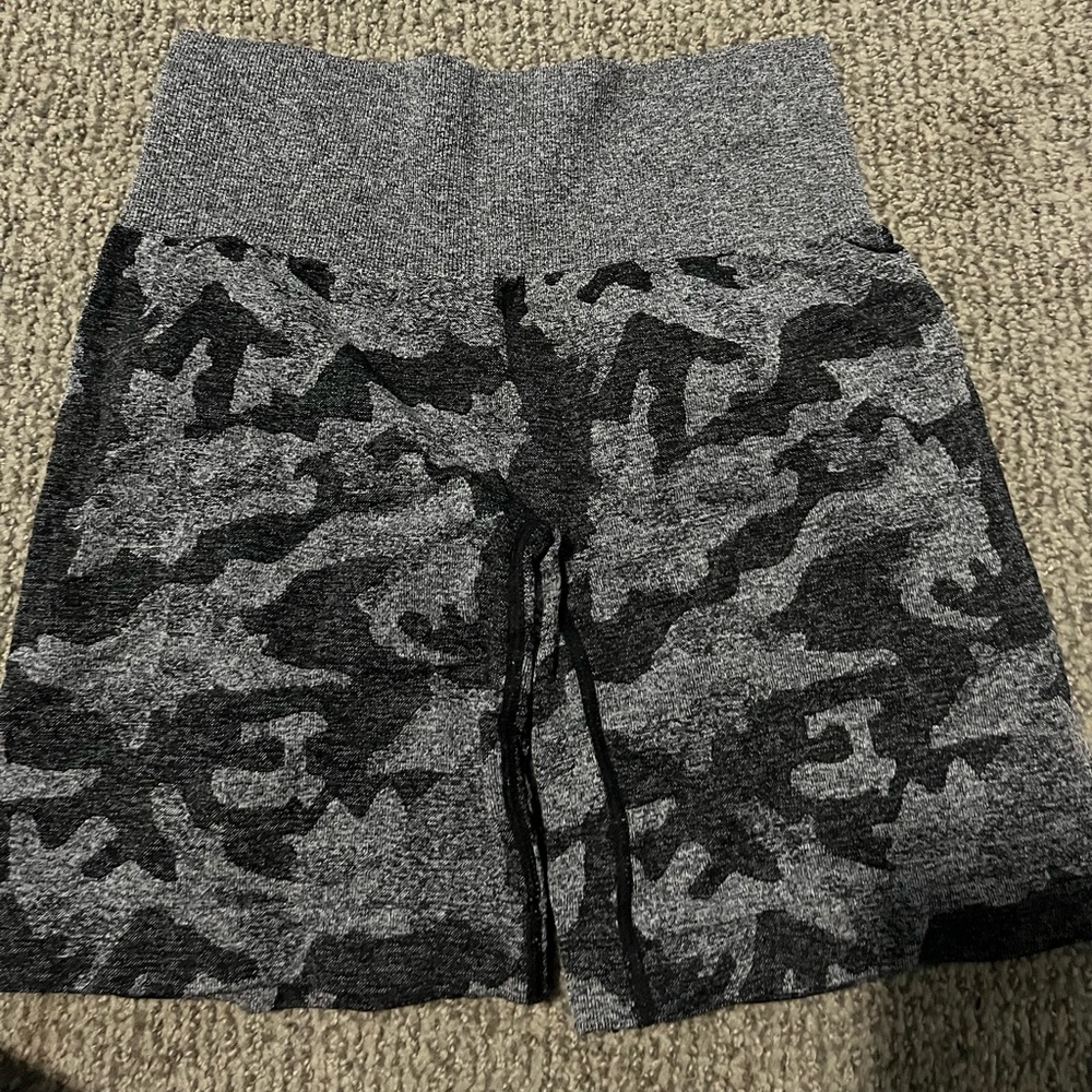 Nvgtn camp shorts grey